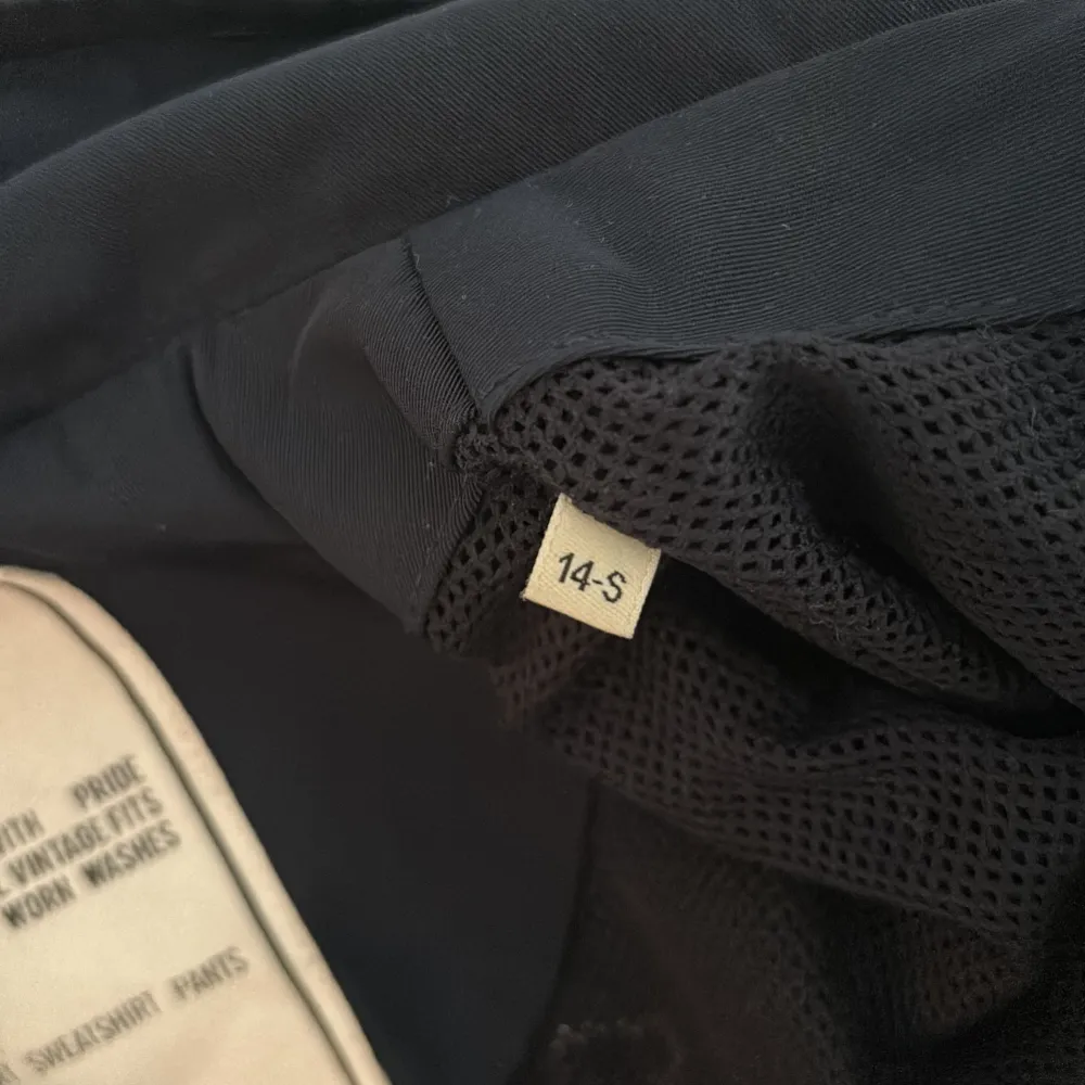 Säljer den här Zadig Voltaire jackan i och med att den är för liten för mig. Den har inga defekter och är sparsamt använd. En perfekt jacka nu till hösten! Nypris är 2500 kr. Takit.