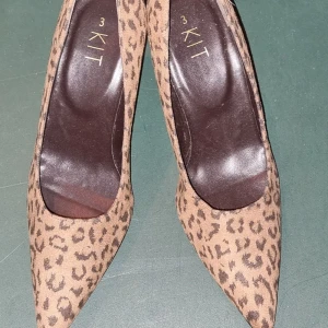 Pumps, strl 36 - Strl 36 Skickas eller hämtas i Tollarp