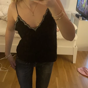 Fest topp - Perfekt till nyår eller fest! Gott skick
