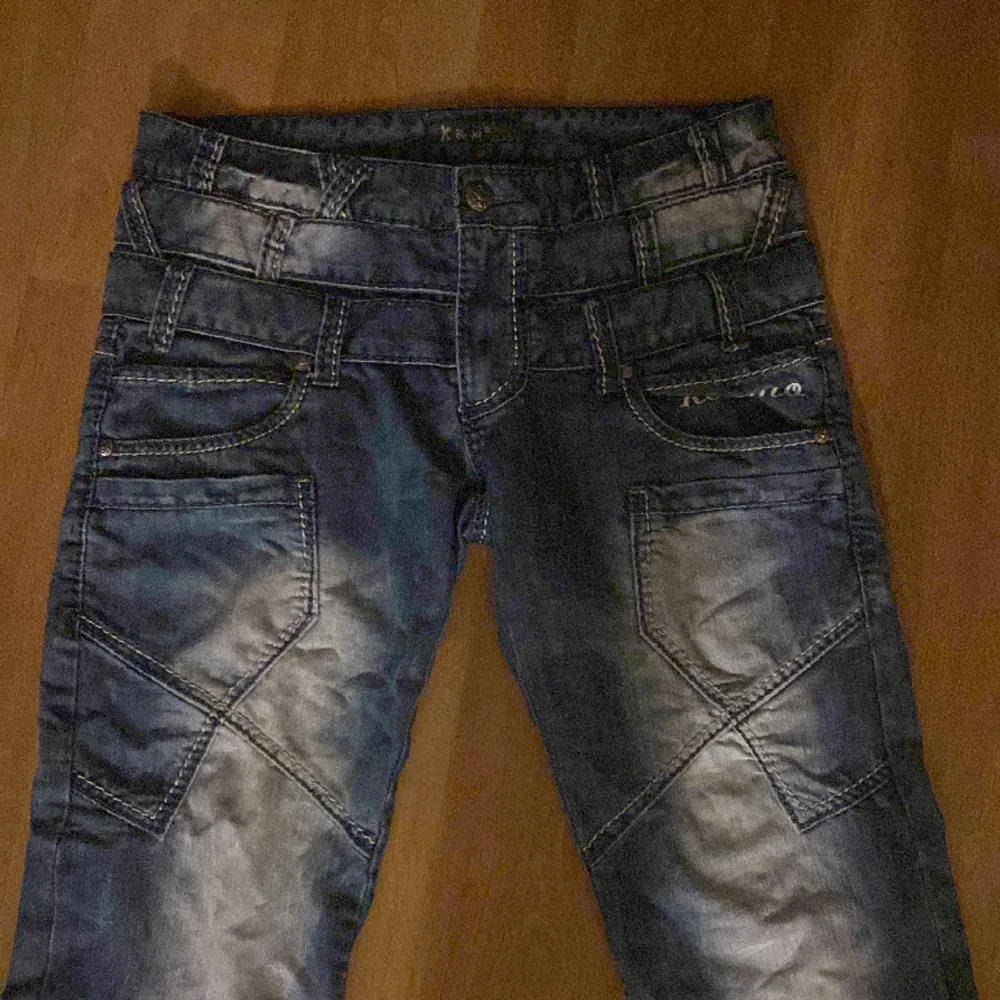 Skit feta jeans i storlek W32, kontakta mig för fler frågor eller bilder. Tjocka och varma och väldigt schysst kvalite.. Jeans & Byxor.