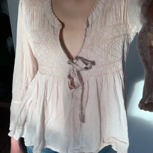 Söt odd molly topp - Superfin odd molly topp i utmärkt skick! Passformen är lite oversize :) hör av er vid frågor 🥰💋