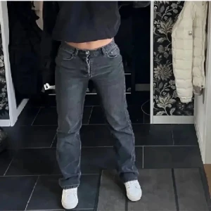 Zara jeans  - Slutsålda zara jeans 