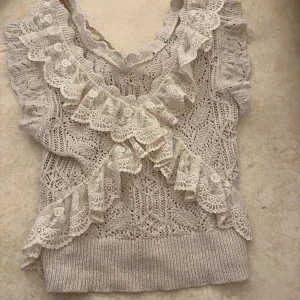 Zara blus - Använd ej köp nu  Köparen står för frakten  Bra skick