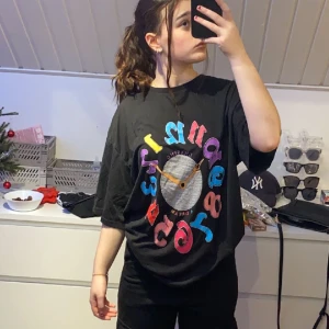 Overzised t-shirt  - Overzised t-shirt med coolt tryck 