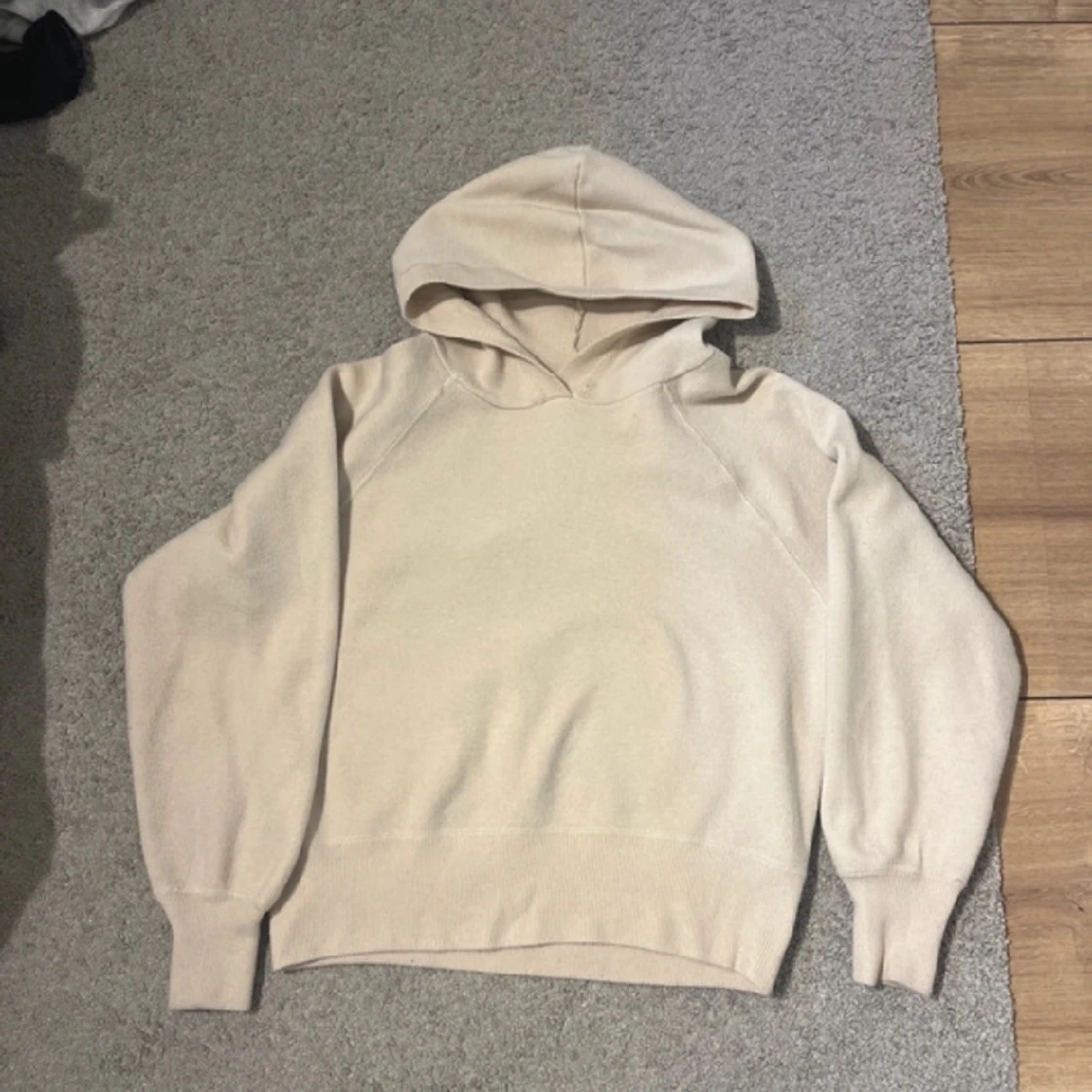 Stickad Hoodie 