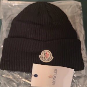 Moncler Beanie - Brand new, Never used.