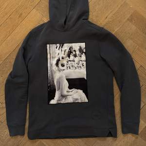 Säljer nu denna feta Limitato hoodie *Limited edition* använt fåtal gånger nypris ca 3000kr mitt pris 650, kan dra ner vid snabb affär