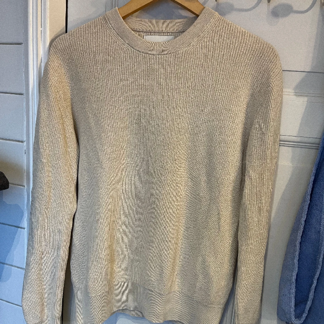 Beige stickad tröja 