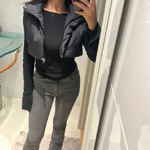 Croppad väst - Kommer nt till användning 