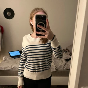 stickad tröja  - stickad tröja från esprit passar inte min smak, väldigt fin och bra passform