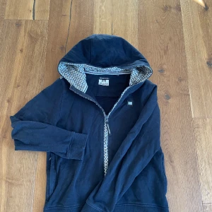 Weekend offender  - 10/10 använd 1-2 ggr  Växt ut den 