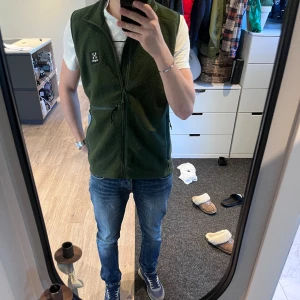 Fleece väst  - Haglöfs fleeceväst storlek M. Passar S-M Helt ny, använd 1 gång 