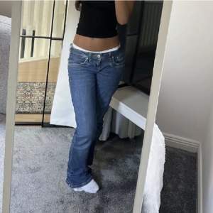 Snygga slutsålda lågmidjade ltb jeans i storlek 24x32 bra skick❤️pris kan diskuteras 