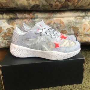 Jordan Delta 3 Low - Helt nya original box följer med. Köparen står för frakten 