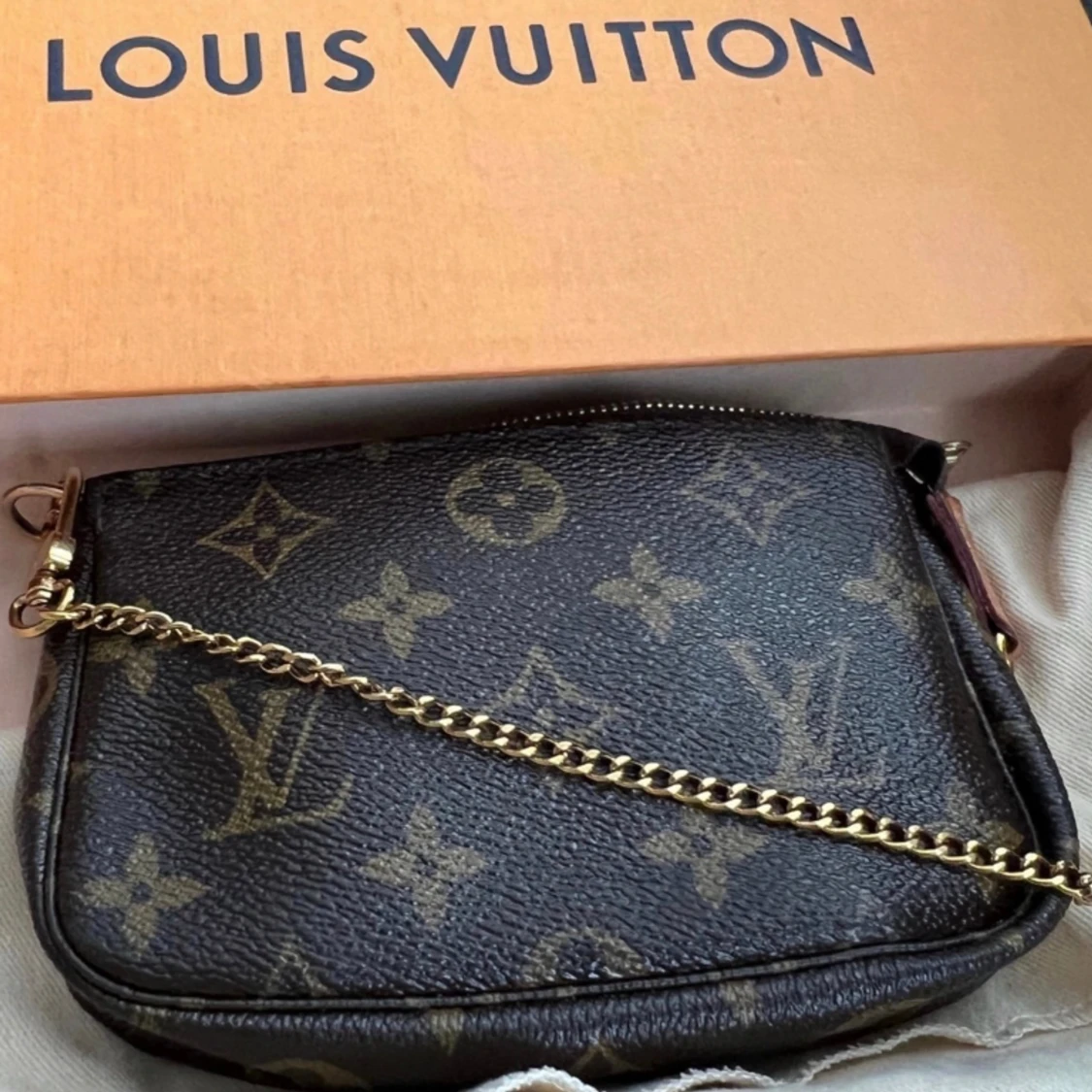 Louis Vuitton väska  - 91