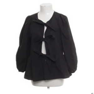 SÖKes  - Söker denna i storlek m 