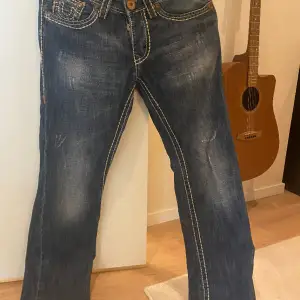 True Relgion jeans i utmärkt skick!