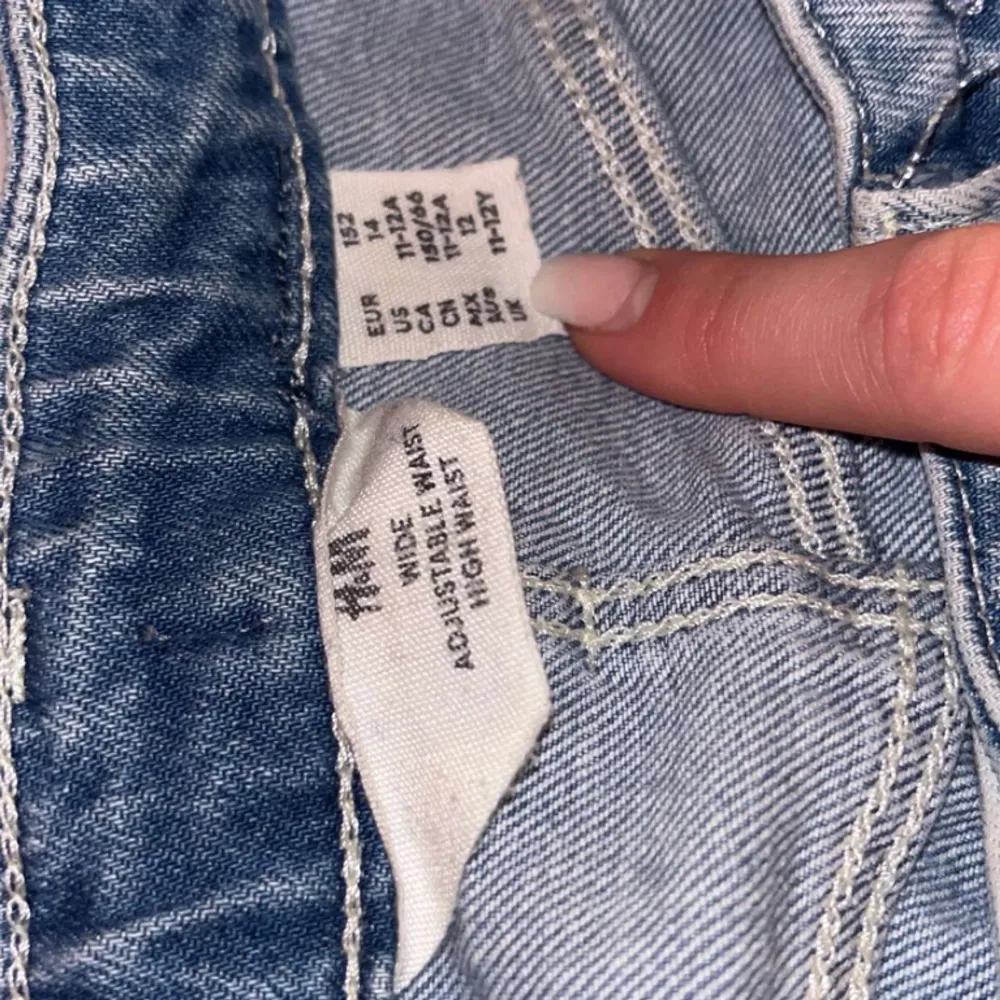 H&M jeans i gott skick. Jag kan mötas upp! . Jeans & Byxor.