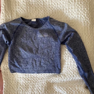 DIVINA ÖVERDEL - Säljer detta set (se underdelen på min profil) från divina!  Så fina! Använd 2 gånger — super skick! 