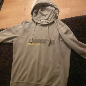 Stone island Hoodie  - Stone Hoodie, sällsynt aldrig sätt den på sociala medier eller i verkligheten, skick 8/10