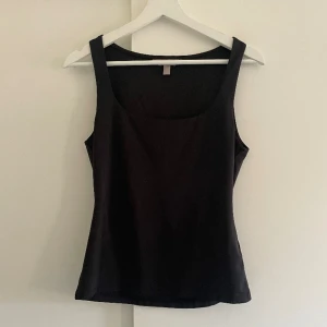 Svart linne - Svart linne från H&M