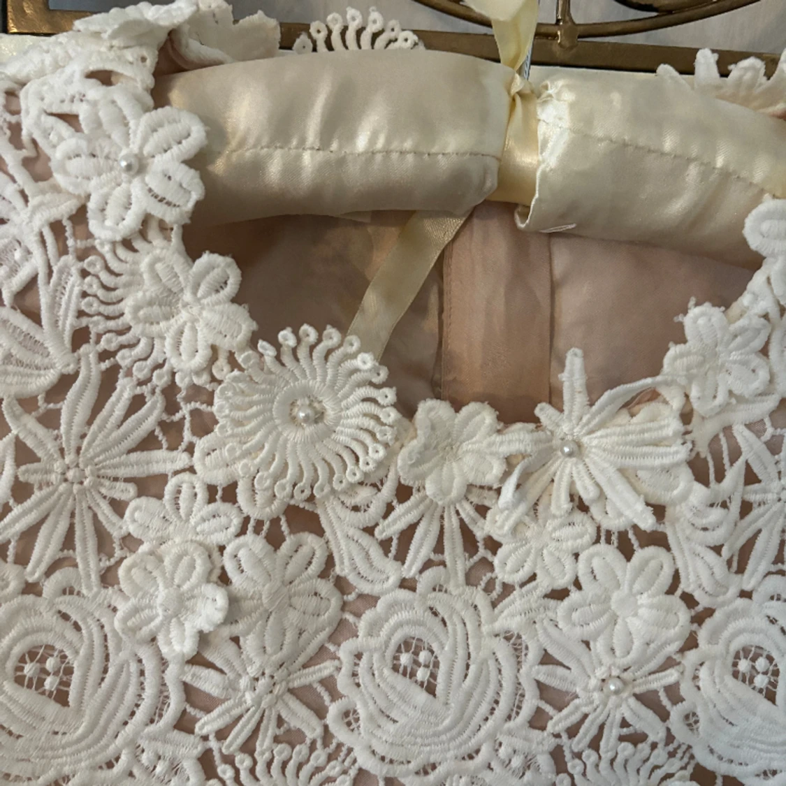 Barn Monsoon underbar hel broderad klänning med blommor och pärlor kalas påsk sommar vår fest bröllop dop konfirmation - 91