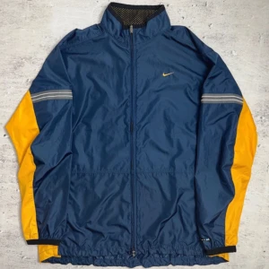 Nike VINTAGE 90s Windbreaker - Bra skick. Från 90-talet.