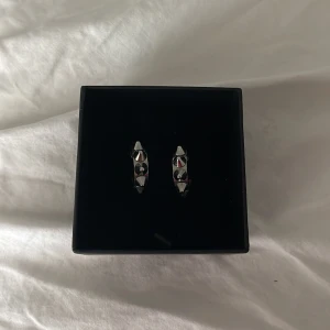 Edblad örhängen!  - Edblad örhängen i silver. Säljer pga inte kommer till användning. I jättefint skick! ⭐️ Kontakta om fler bilder. 🎀