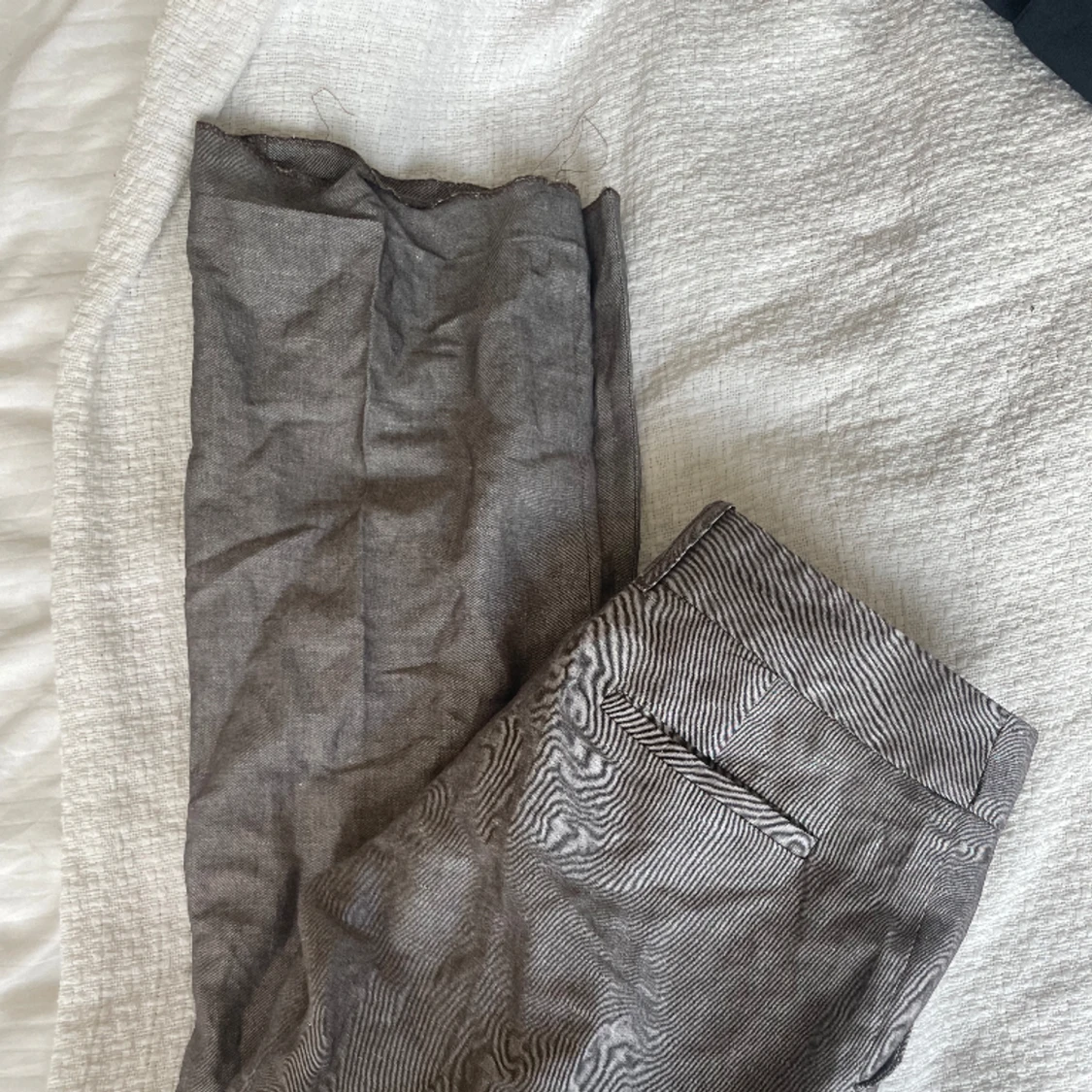 Gråa kostymbyxor  - 90