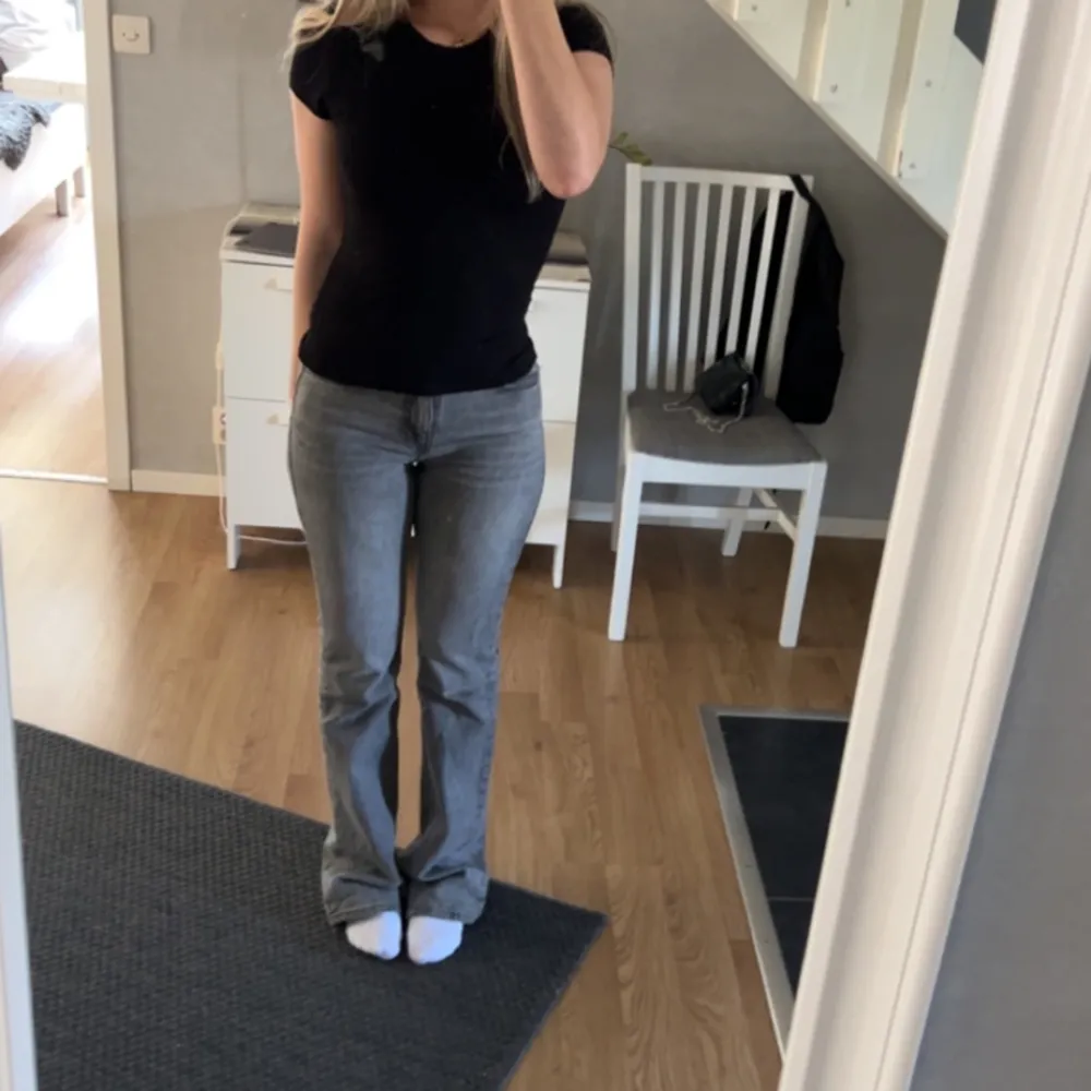 gråa jeans från Gina Tricot, bra skick💕 strl 34. Jeans & Byxor.