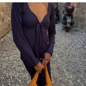 Mörkblå blus  - Blus från design by si som ny då den aldrig är använd🩷