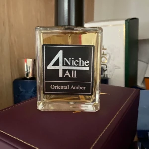 Niche4all oriental amber - Knappt använd 100ml den är inspirerad av Xerjoff Alexandria 2 Nypris 1049