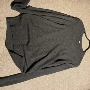 En skön Kashmir tröja från uniqls ny pris 1500kr mitt pris 999kr knappt använd 