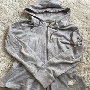Super fin hoodie med zip från Odd Molly i storlek XS.🩶🩷🩶