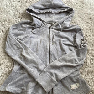 Grå hoodie från Odd Molly - Super fin hoodie med zip från Odd Molly i storlek XS.🩶🩷🩶