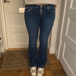 Mörkblåa jeans! - Aldrig aldrig använda! Super snygga
