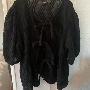 Blus - Superfin blus från ginatricot nästan helt ny, helt slutsåld