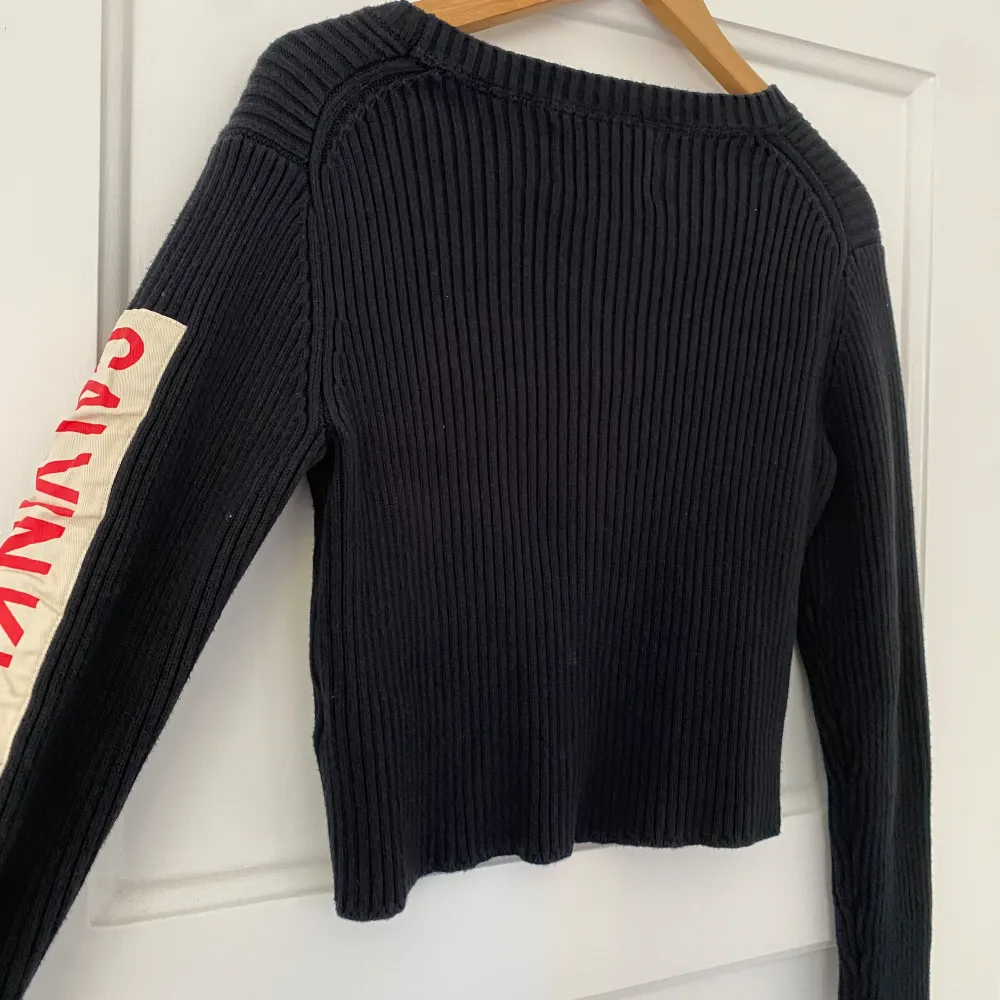 Mörkblå stickad tröja från Calvin Klein som passar xs/s💞. Stickat.