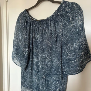 Sommarblus Mango - Jättefin sommarblus från Mango