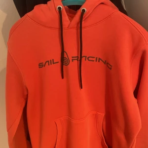 Sail racing hoodie orange - Ganska bra skick!