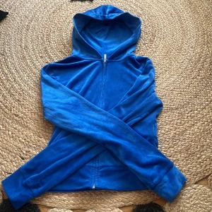 Blå kofta  - Blå mjuk kofta från H&M💙 