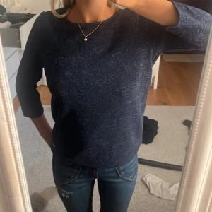 Trekvartsärmad tröja - Superfin trekvartsärmad tröja som jag köpte på Plick som tyvärr inte passade❤️❤️ (lånade bilder från hon jag köpte av)