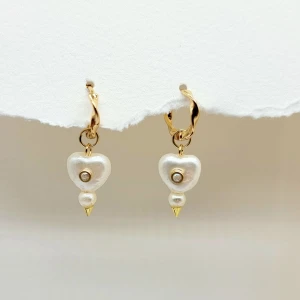 Handgjorda örhängen  - Handgjorda örhängen ● Material- rostfritt stål, plastik ●Örhängeskrokar - rostfritt stål ●Längd -3,5cm .