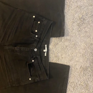 Svarta wideleg jeans från Yankyard  - Svarta wideleg jeans från Yankyard. Priset kan diskuteras vid snabb affär🩷