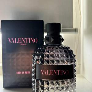 Valentino parfym nästan full 