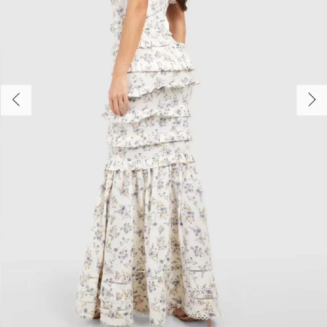 Blommig Boohoo klänning  - 90