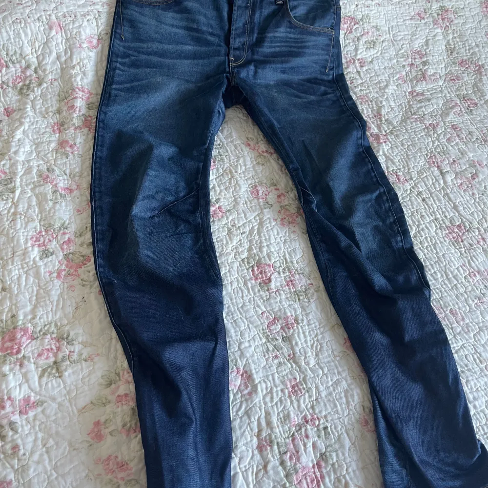 Star jeans helt nya inget fel med dem.. Jeans & Byxor.