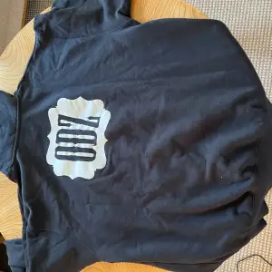 Oanvänd ODZ hoodie i storlek XL från senaste släppet som beställdes av misstag, vill bara bli av med den 