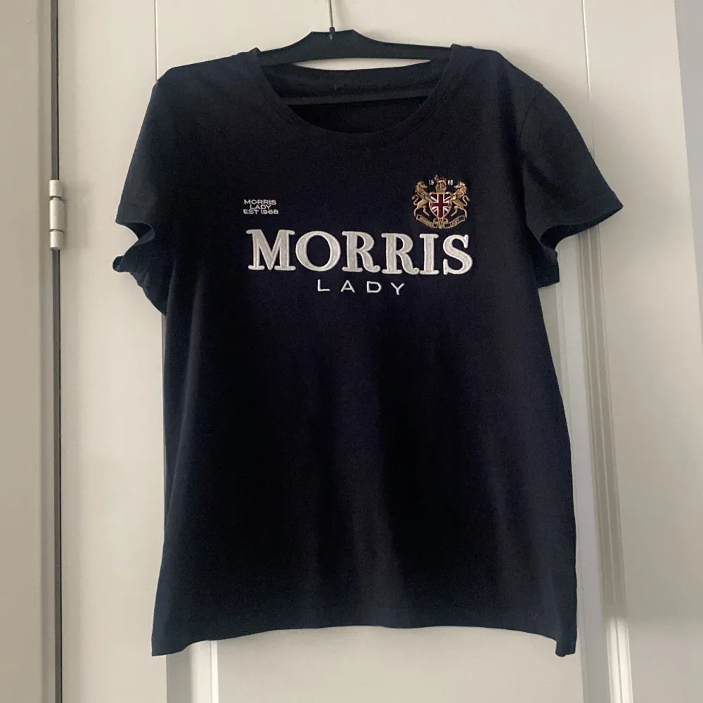 Svart Morris tshirt i storlek S.  Bra skick. T-shirts.