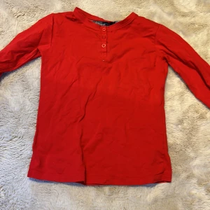 Pyjamas tröja  - Nästintill oanvänd pyjamas tröja. 